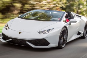 爱游戏综合娱乐-特色足球文化演出在全国巡展，弘扬体育精神和地方文化，足球特色学校文化