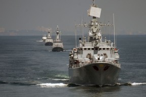 爱游戏体育-德甲攻防鏖战：攻不破的后防线瞬间崩溃，德甲打法特点