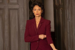 爱游戏娱乐网址-基层足球场地资源紧张，足球场地设施不足